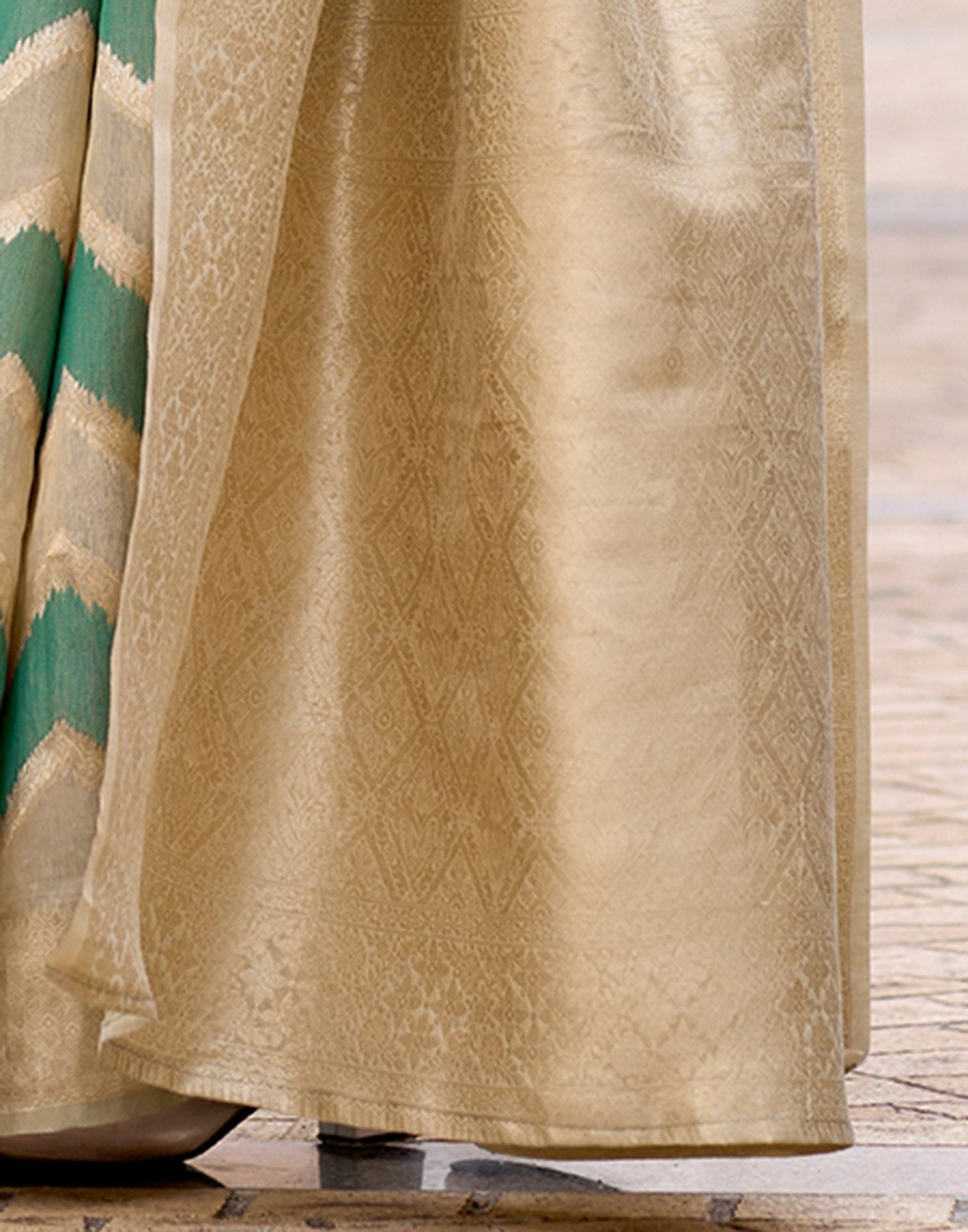 Green Cotton Linen Woven Saree